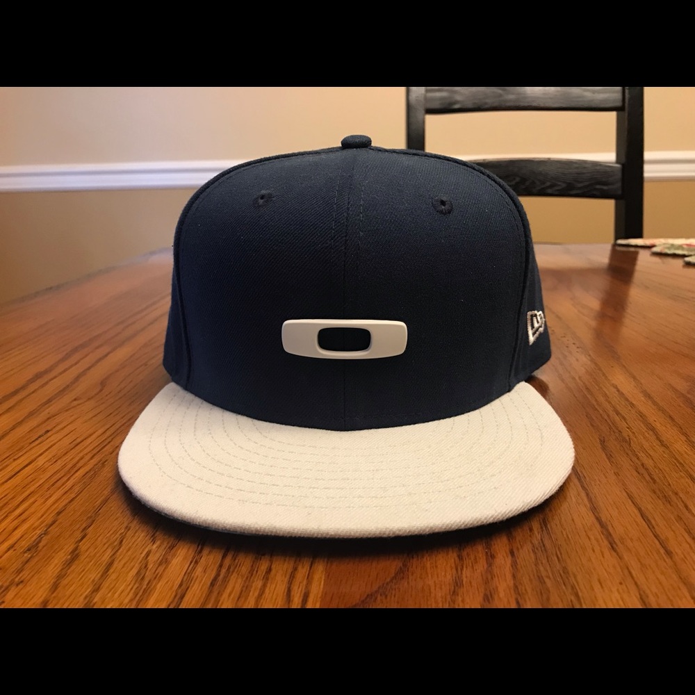Oakley SnapBack